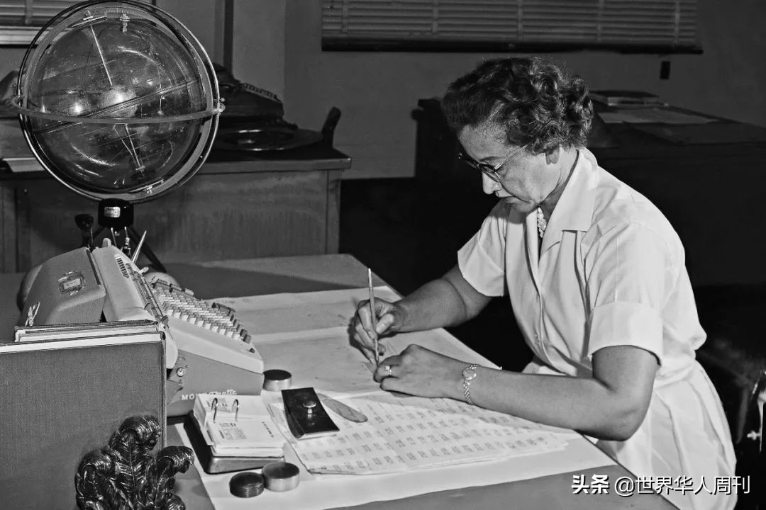 藏在白人男性背后的英雄，这个刚去世的黑人老太太有多牛？