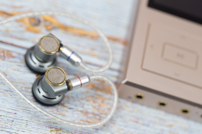 情怀平头塞新品,15mm大振膜,可换线设计,1099元的它你会喜欢吗