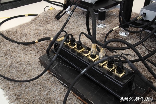 亦文亦武篆书,亦文亦武尽态极妍