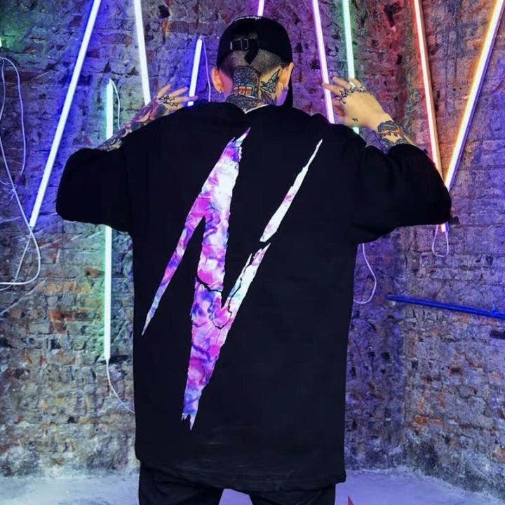 一套让潮人们心心念念、回头率超高的嘻哈风搭配