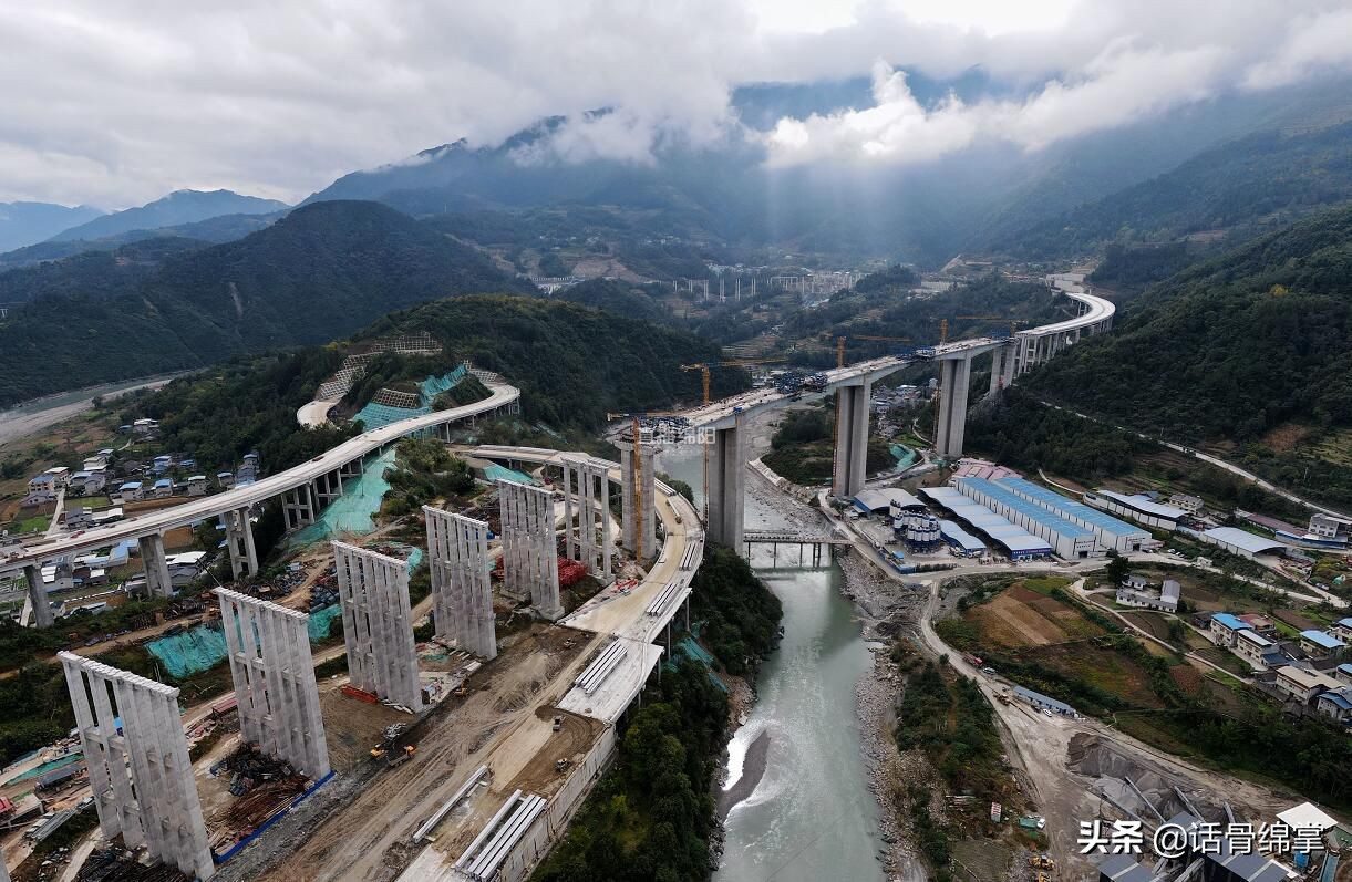 县域经济发展坚持走绿色转型之路,县域崛起