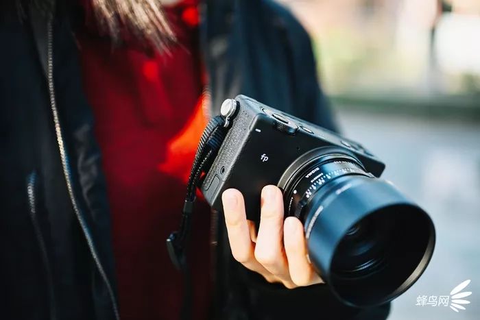 适马sigmafp微单评测,适马fp和索尼微单哪个好