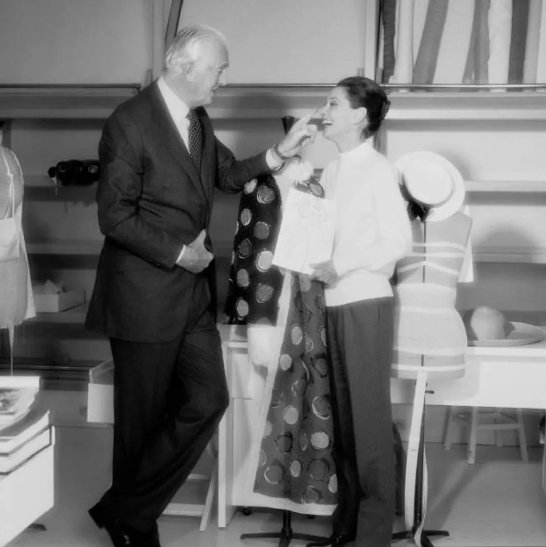 装妆美资讯馆｜是谁？让赫本比梦露更美丽？