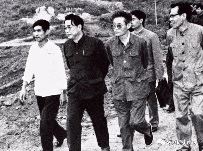 刚刚惊闻噩耗,刚刚噩耗传来