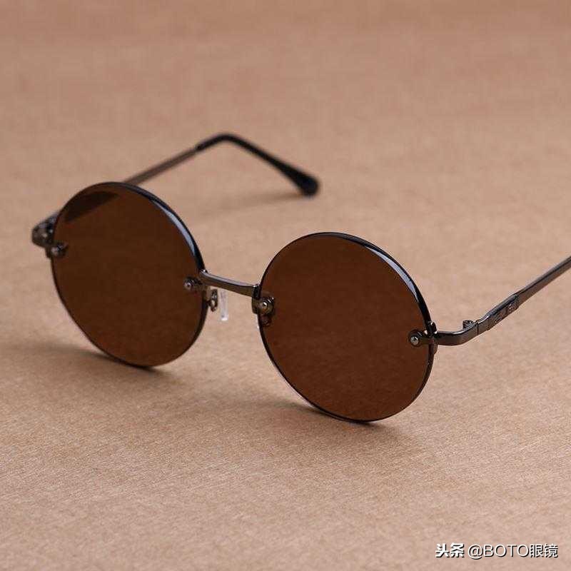 眼镜片度数高镜片厚,眼镜片怎么选择度数