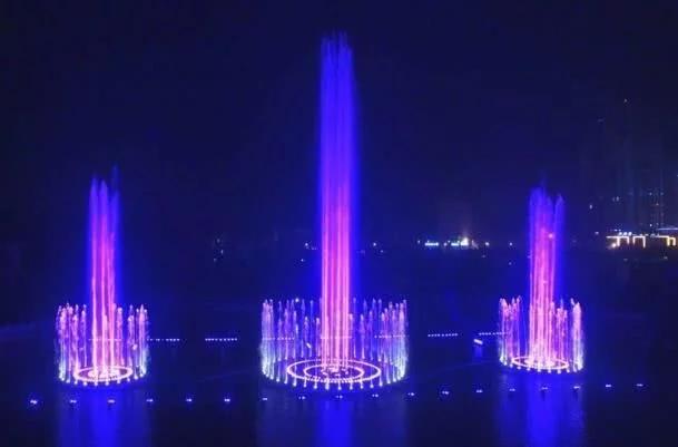 世界上最大喷泉水柱300层楼高,亚洲第一喷泉最高能喷多少米