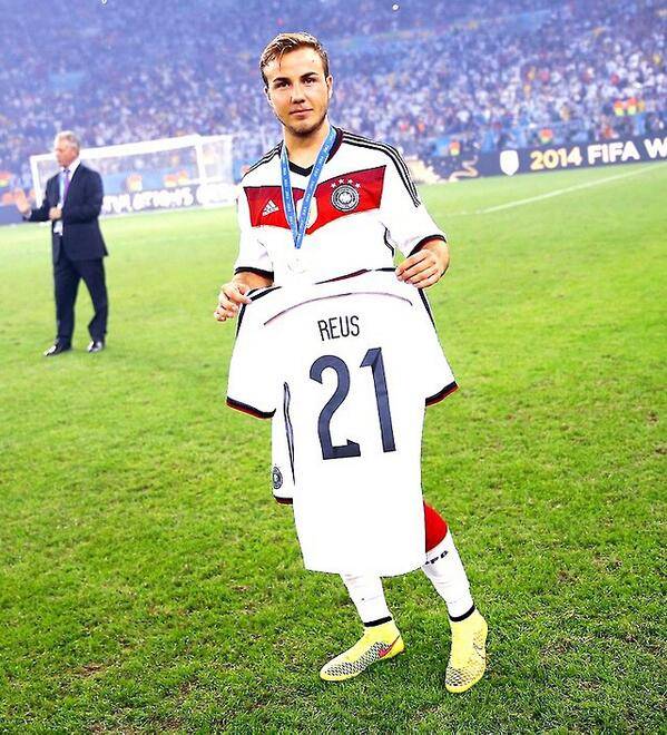 04年最帅足球帅哥,哪些足球帅哥比小李子还帅