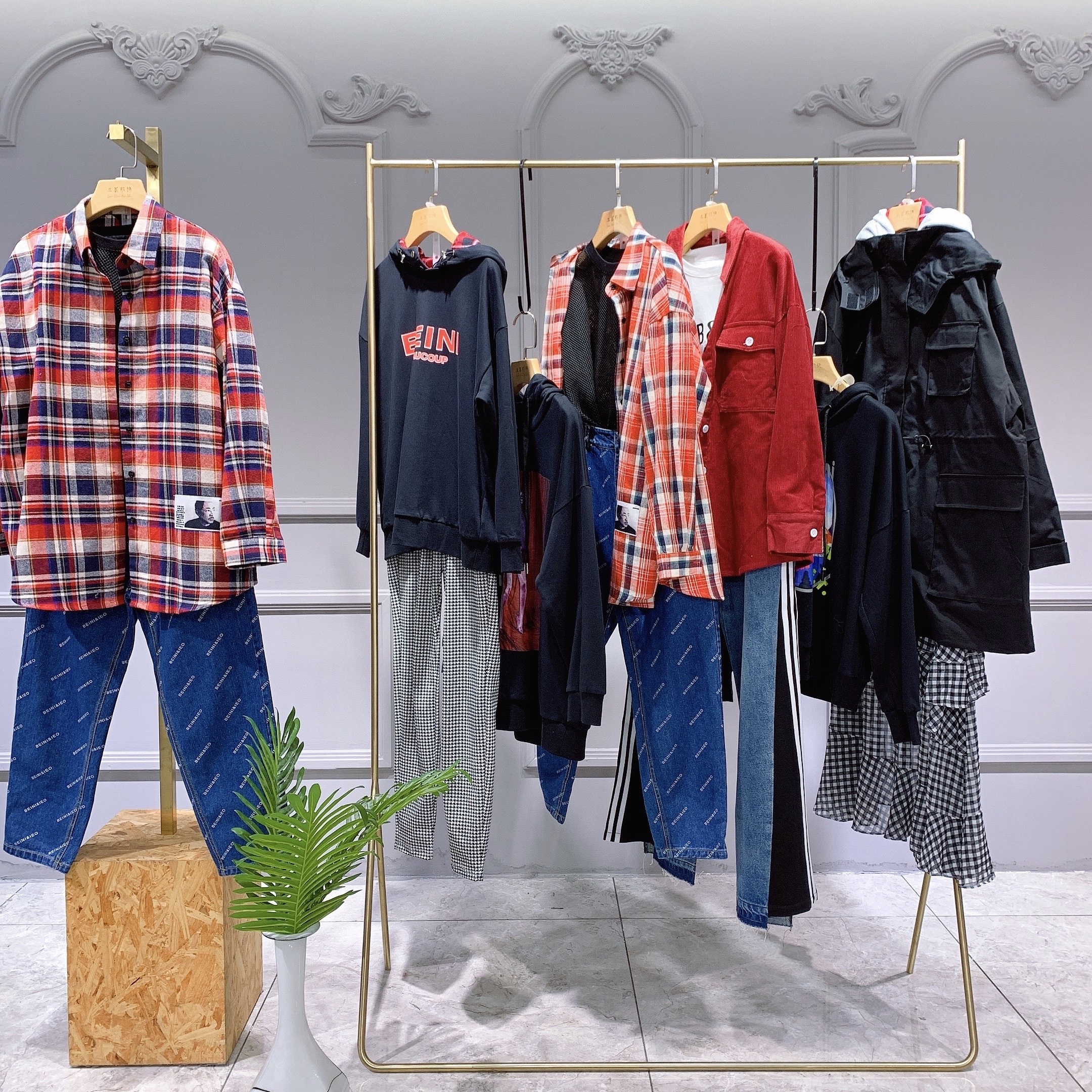 乌丫女装潮牌系列,摩安珂剪标女装正品清仓