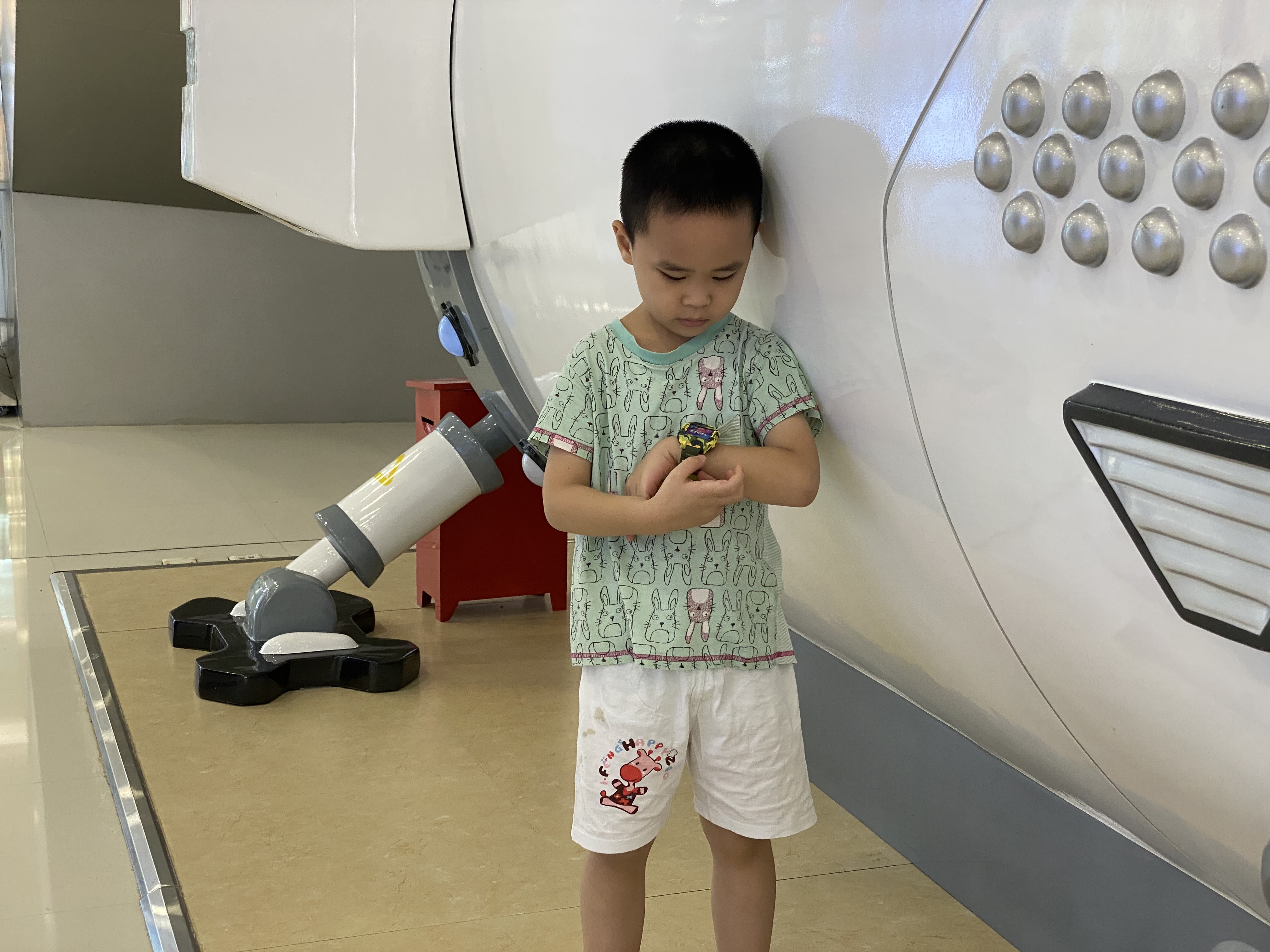 3608xs和小天才q1r手表哪个好,儿童手表360好还是小天才好