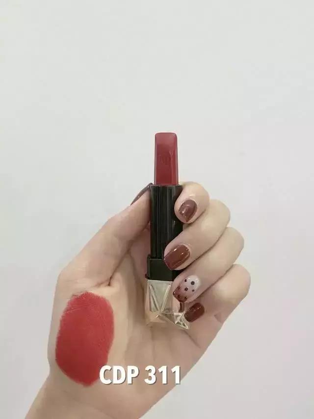 这些买断货的爆款，你有吗？听说巨显白哟！