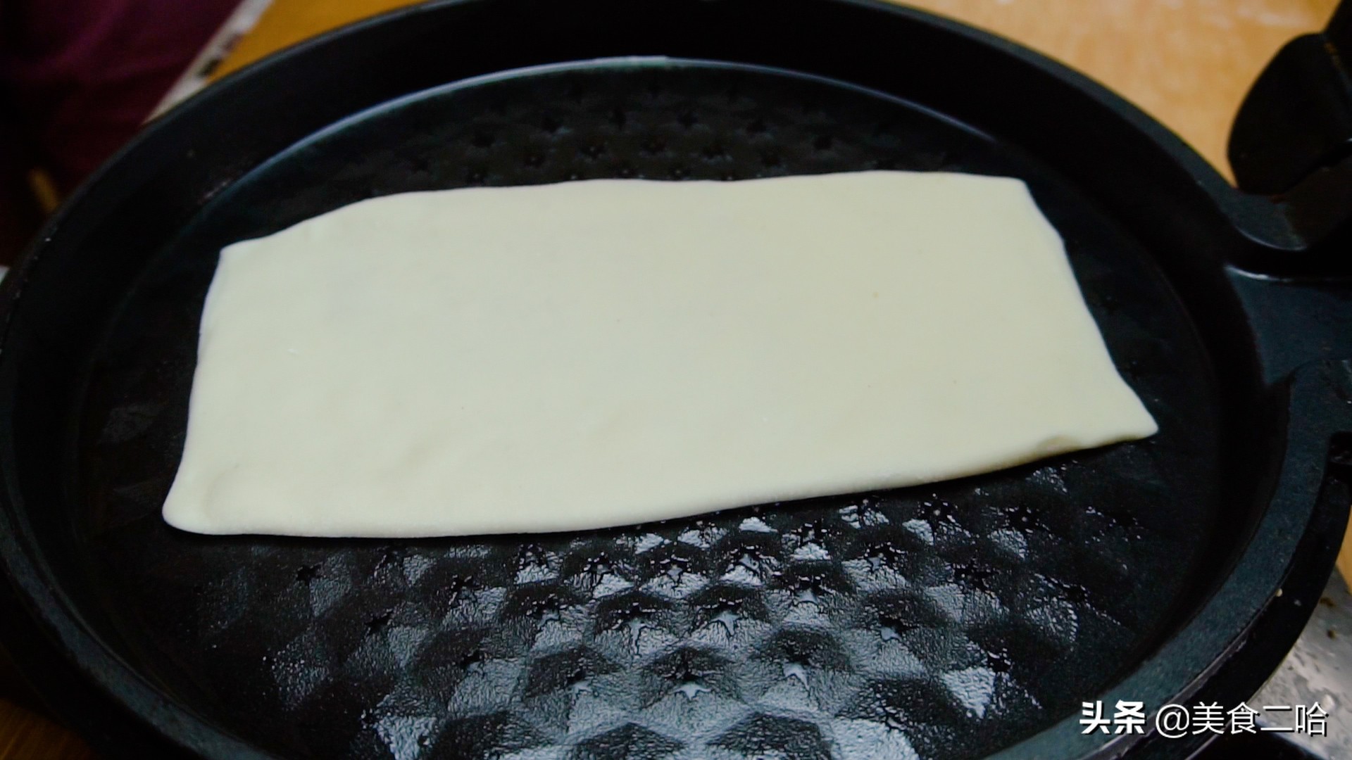 鸡蛋灌饼如何正确制作,早餐鸡蛋灌饼零失败的做法