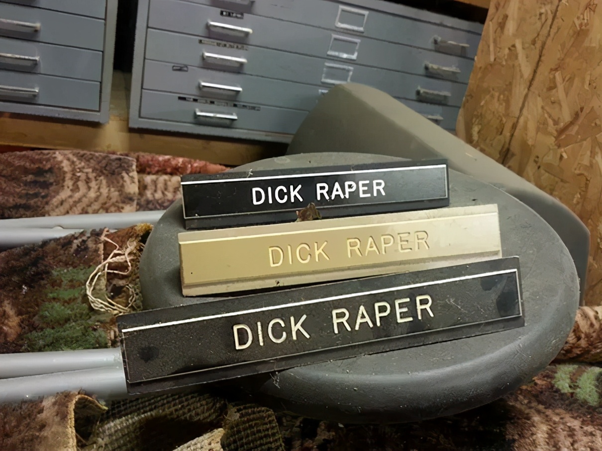 老外晒出自己的奇葩英文名，看完笑死我了