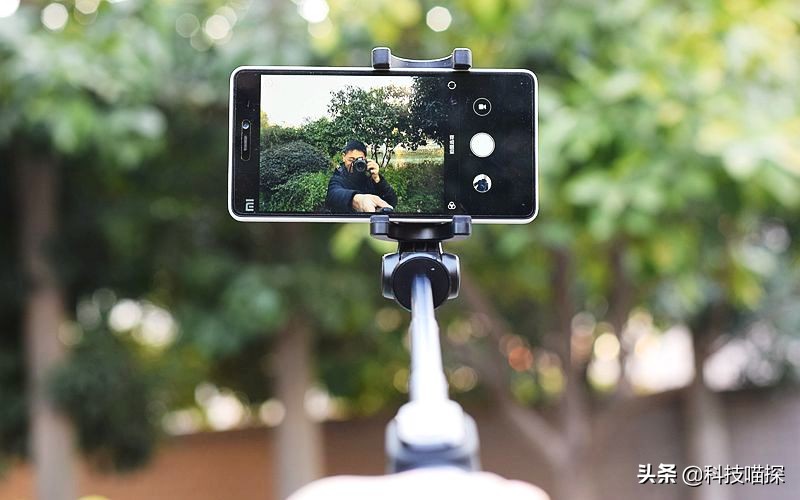 小米支架式自拍杆如何操作,自拍杆效果图