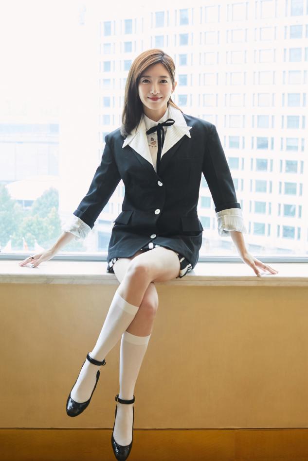 夏季小白鞋搭的中筒袜,适合平底鞋穿搭的袜子