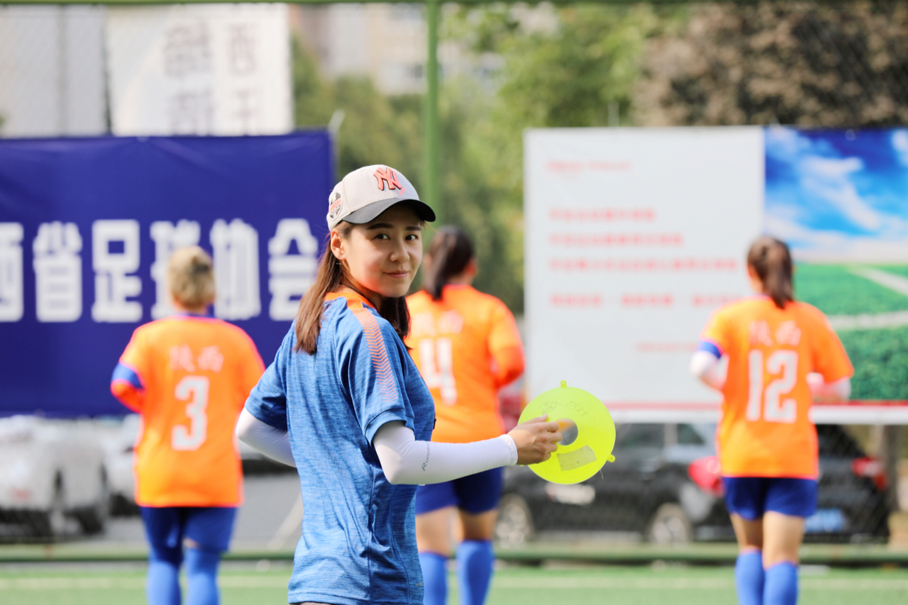 我不是Teacher莎，我是热爱在足球场上挥洒汗水的王莎莎