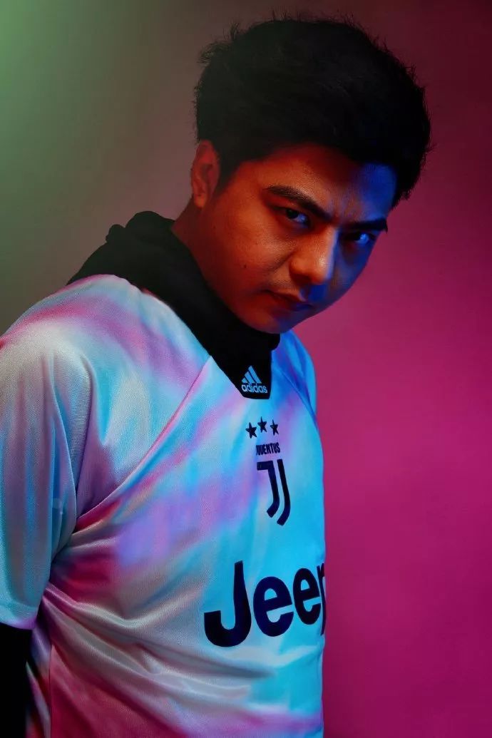 阿迪达斯发布球衣,阿迪达斯发布国家队新球衣