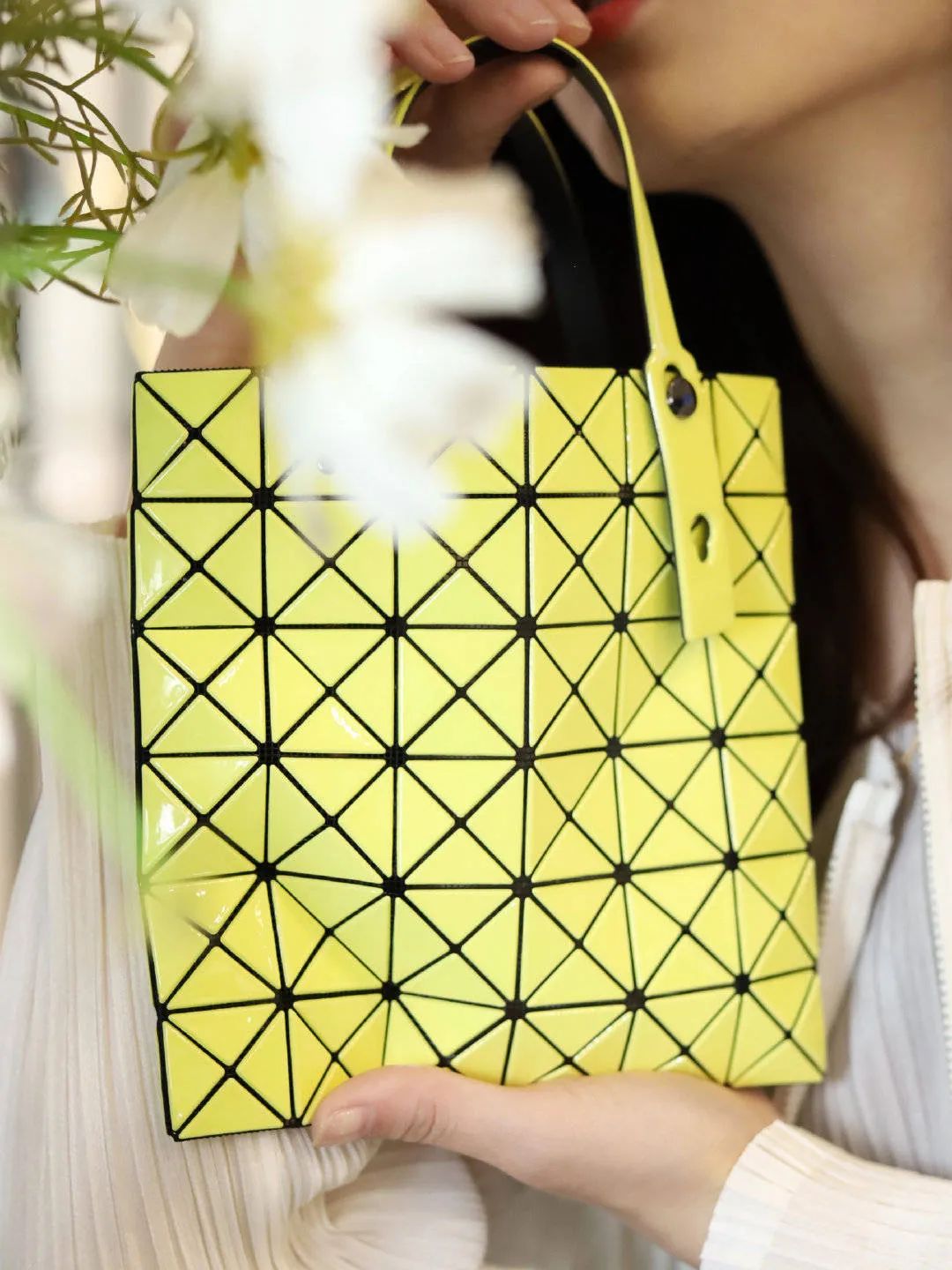 初入职场质感包包推荐,三宅一生包包属于什么档次的包包