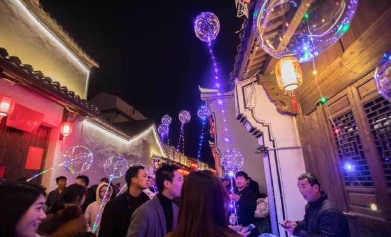 卖气球赚钱小项目,春节卖气球另类赚钱生意