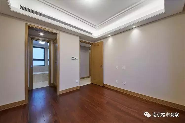 10盘迎来交付大考，实景谍照流出！这品质…