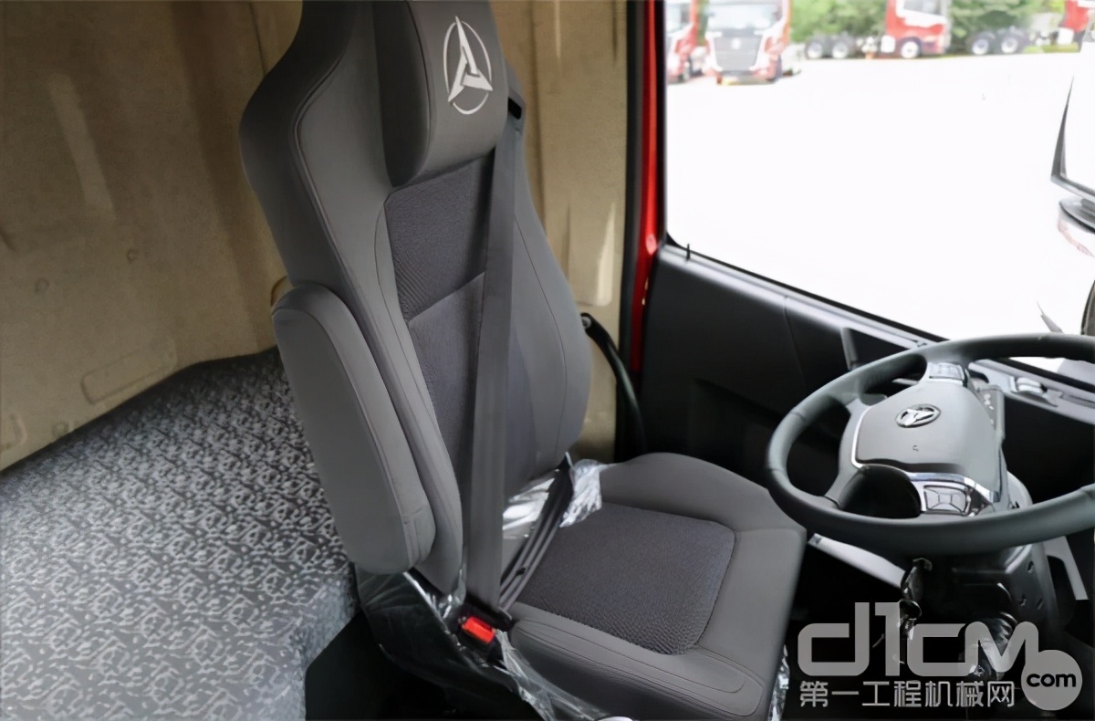 三一重卡自动挡牵引车司机生活,三一重卡一年挣多少钱