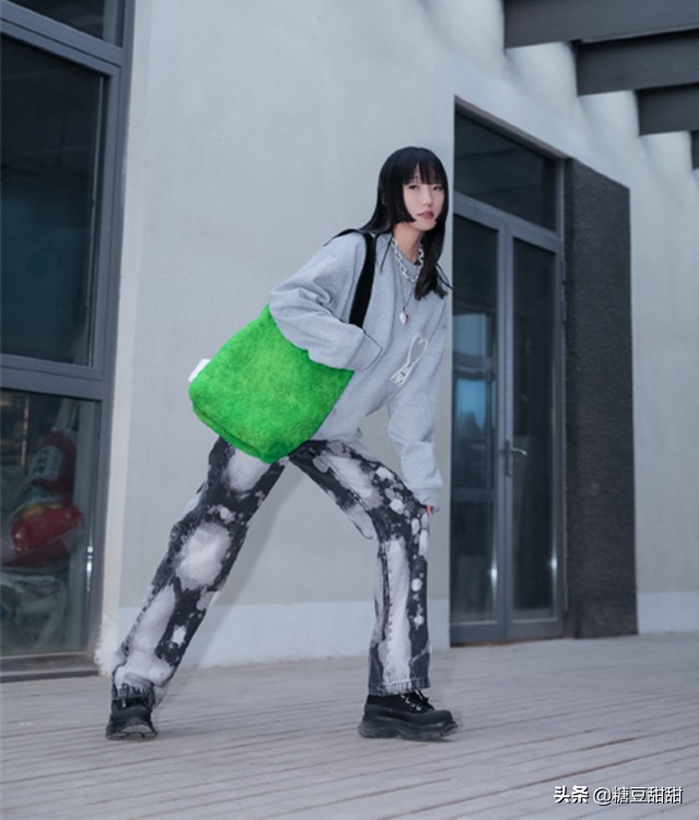 马丁靴怎么搭配才更有高级感,马丁靴的三种不同风格搭配