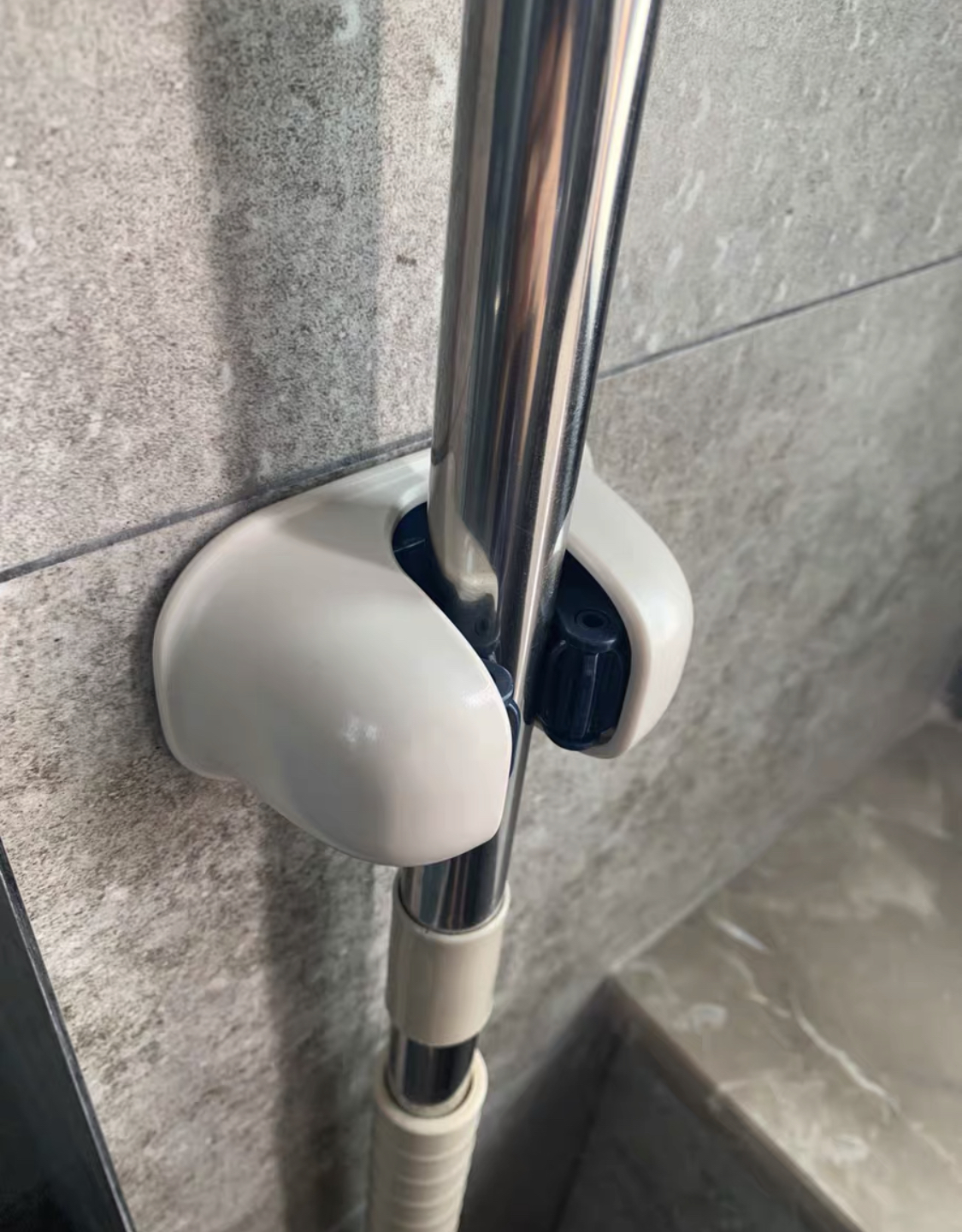 免钉贴牢固还是免钉胶牢固,免钉晾衣杆怎么装牢固