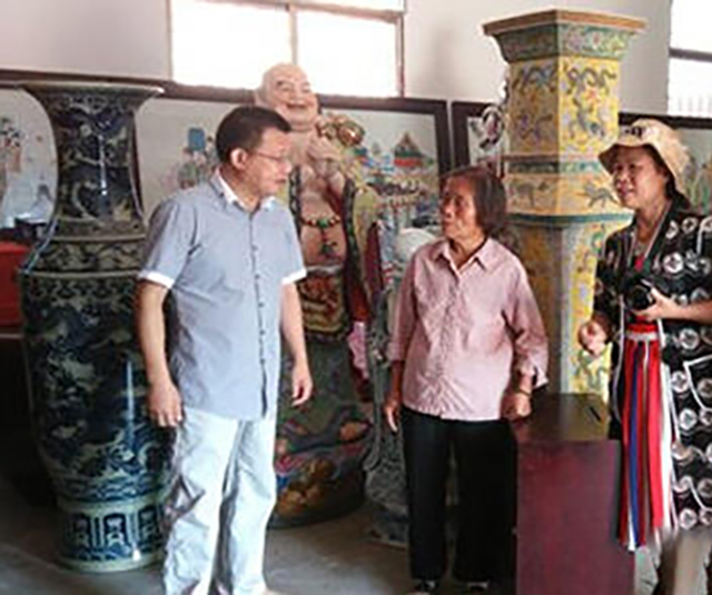 88岁老太徒手造千年瓷宫,80岁老太5年造瓷宫花费6000万