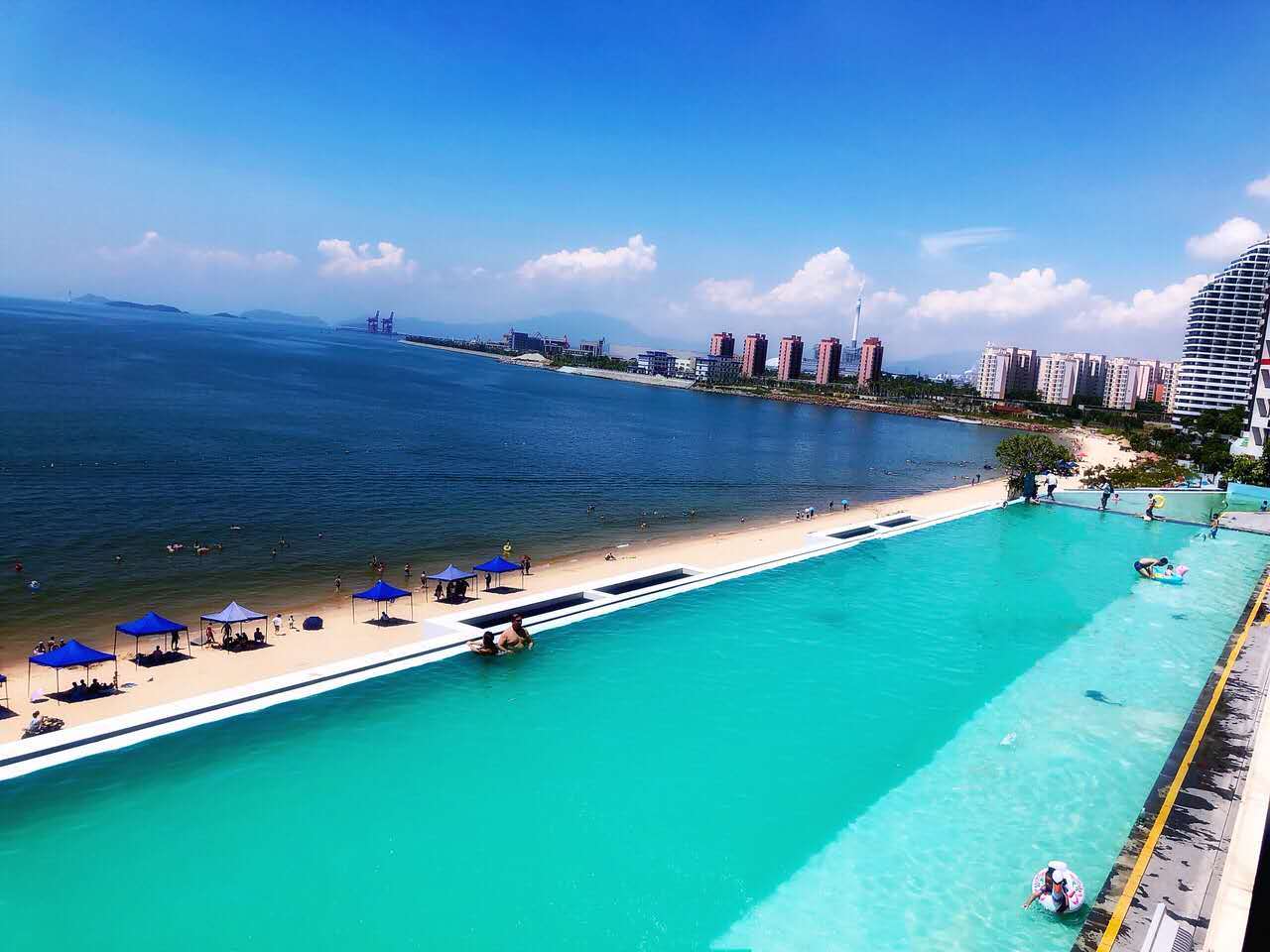 惠州双月湾网红无边际游泳池,惠州大亚湾泡泡海岸
