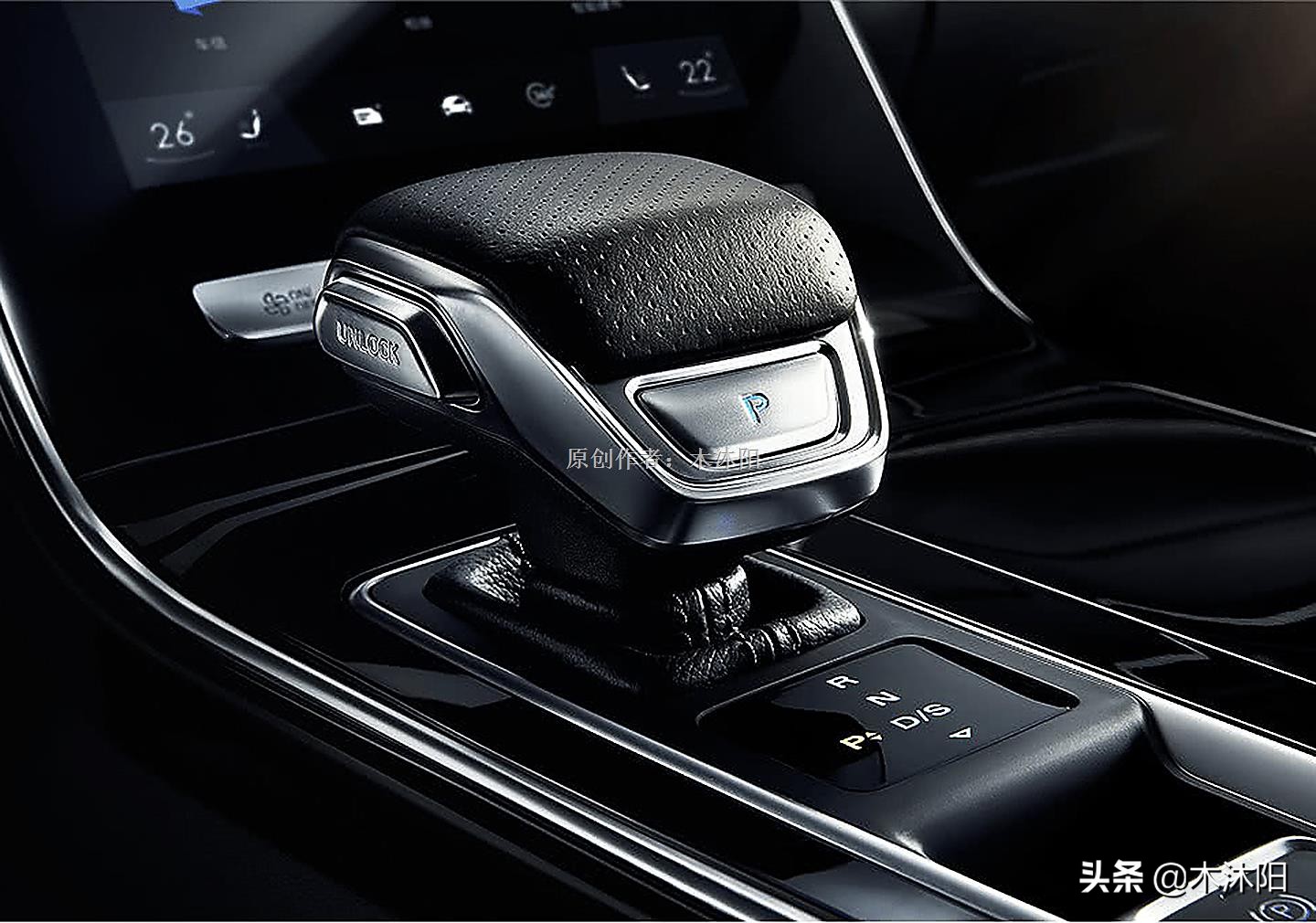 电子手刹一键启动挂p挡踩刹车,有一键启动的车子要拿电子手刹吗