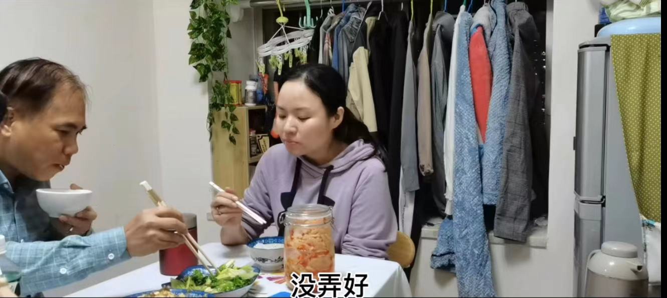 不管夜晚多么黑暗黎明总是会到来,不管黑夜有多长天亮就会到来