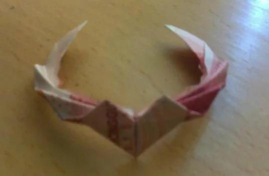 用一百元叠方戒指,最简单的戒指怎么叠