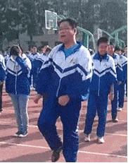 教科书式搞笑gif,搞笑gif图看得我也想去学跳舞了
