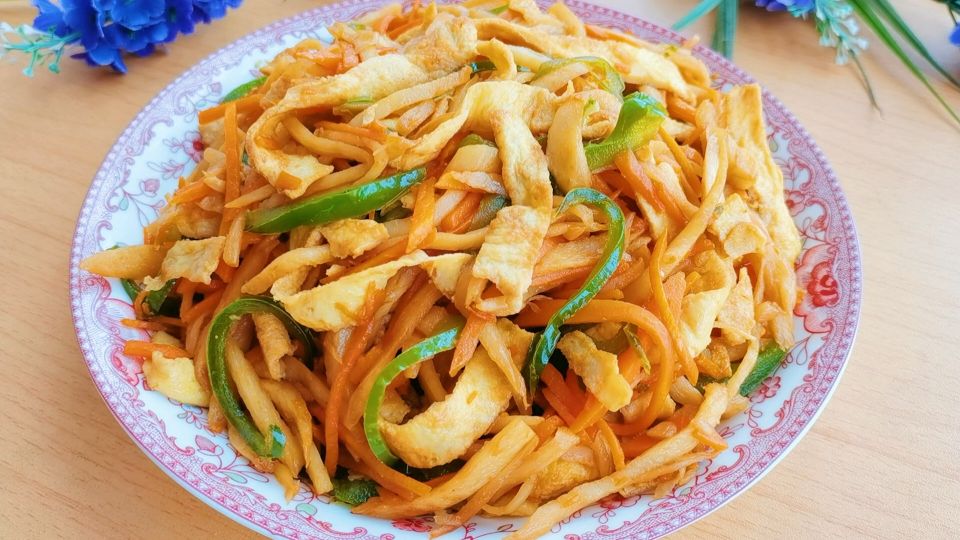 茭白鸡蛋青椒可以一起炒吗,茭白怎么吃好吃又简单