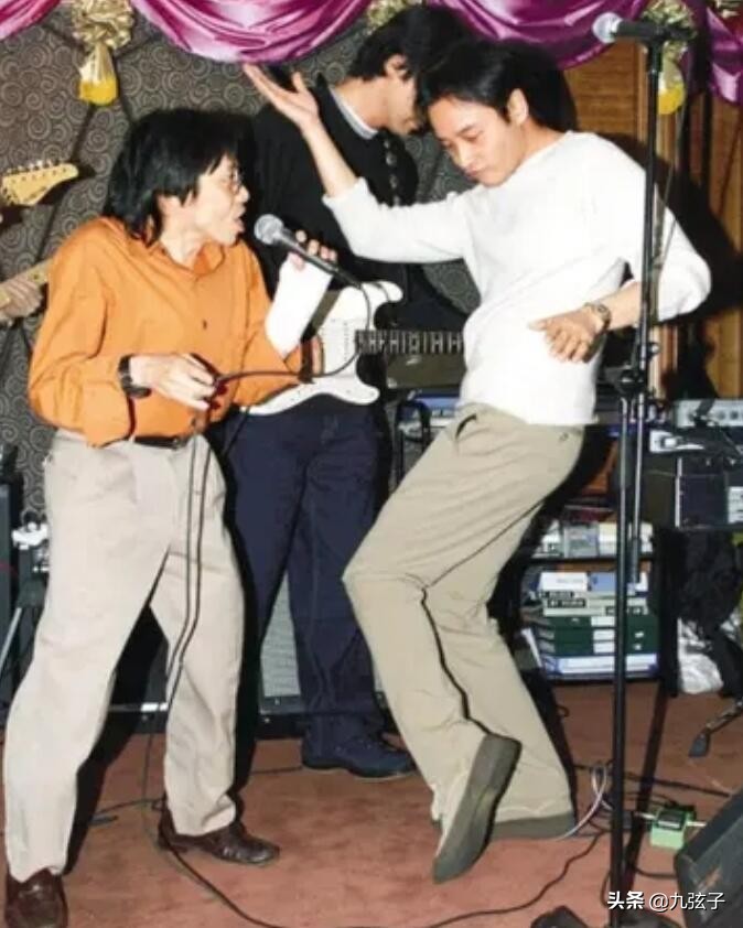 香港鼻祖歌手泰迪罗宾,香港歌手泰迪罗宾简介