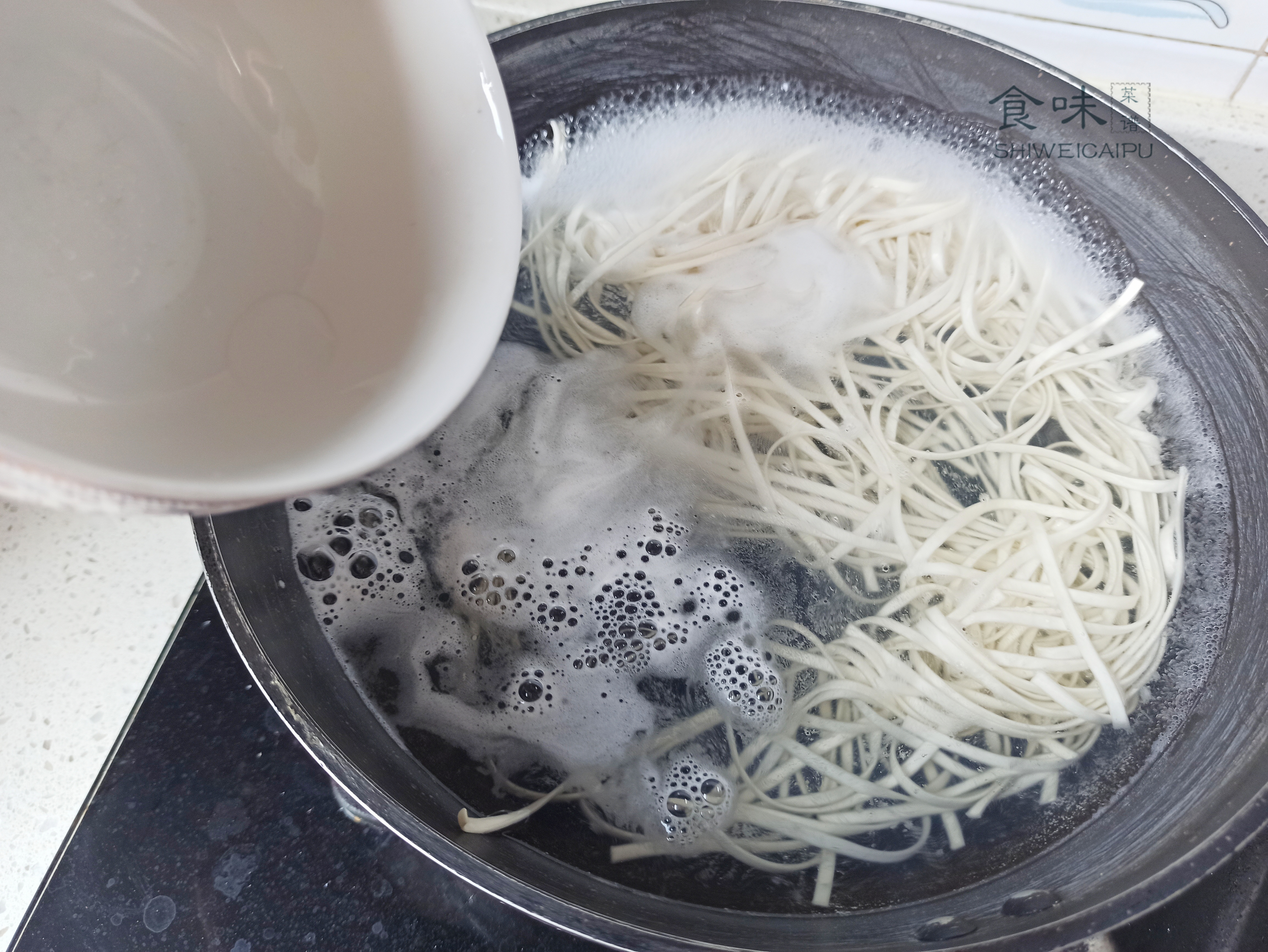 煮面条的技巧和方法视频,煮面条的诀窍