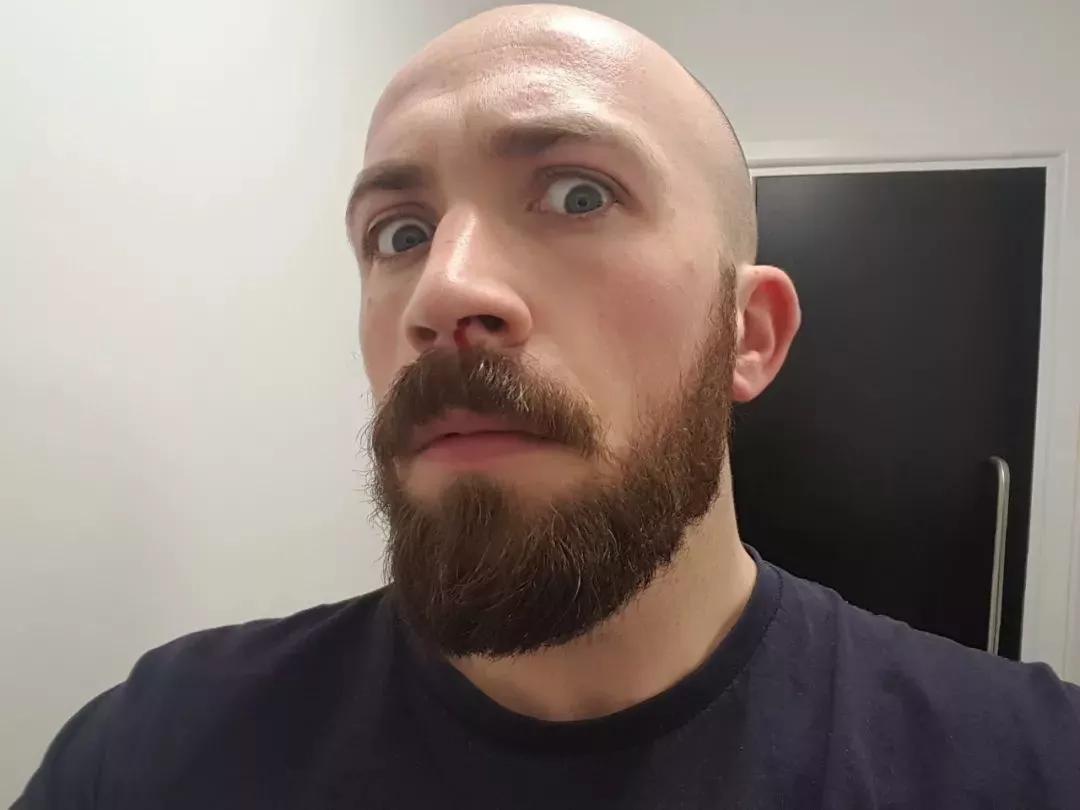 外国小哥模仿魔法师,外国小哥模仿吃东西的动作