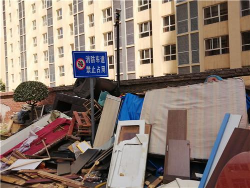 西安的东方罗马花园是高风险吗,西安凤鸣小区垃圾堆积如山