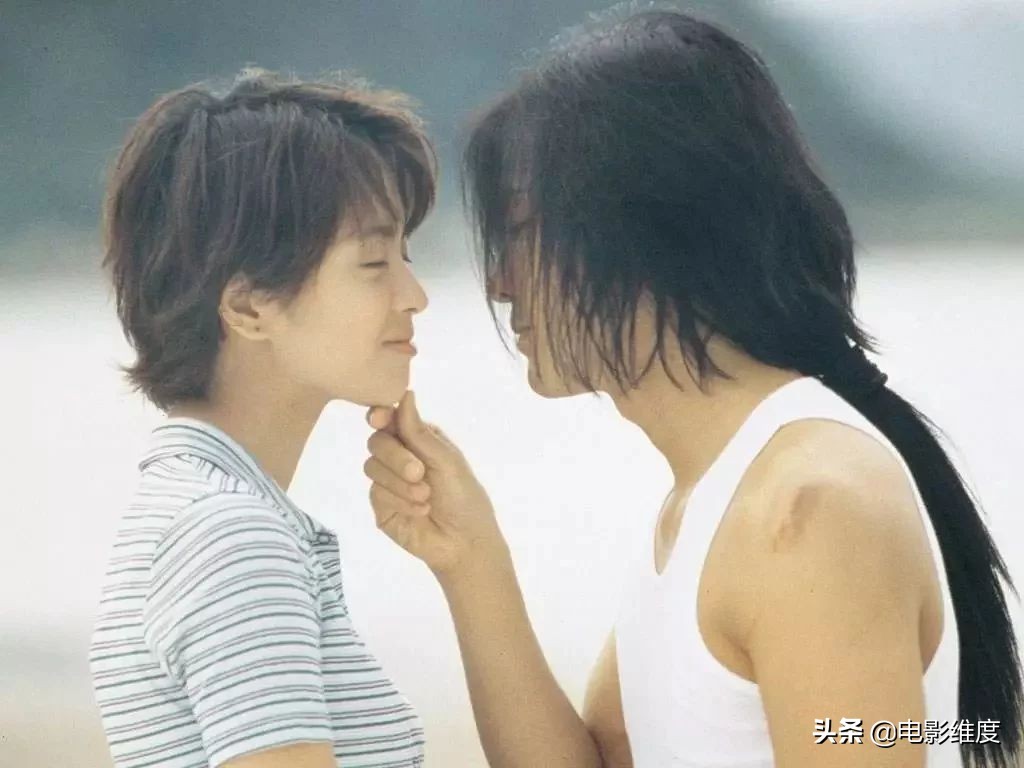 44岁梁咏琪晒和女儿照片 (梁咏琪怎样认识西班牙老公)