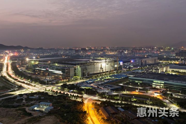 仲恺经济战线传来好消息！TCL华星光电（CSOT）以18.8%的份额首次成为全球第一大液晶电视面板供应商！