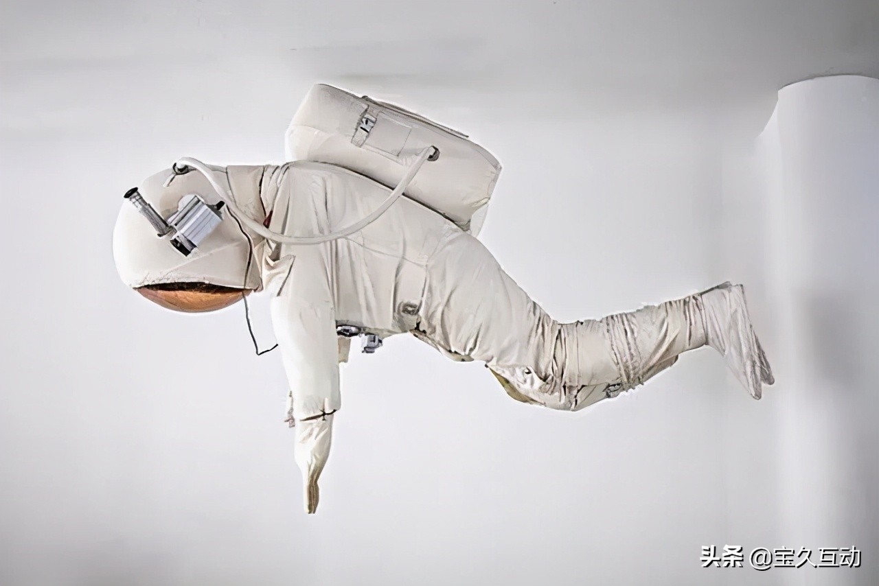 有味道的推文|揭秘太空时代的“排泄”指南