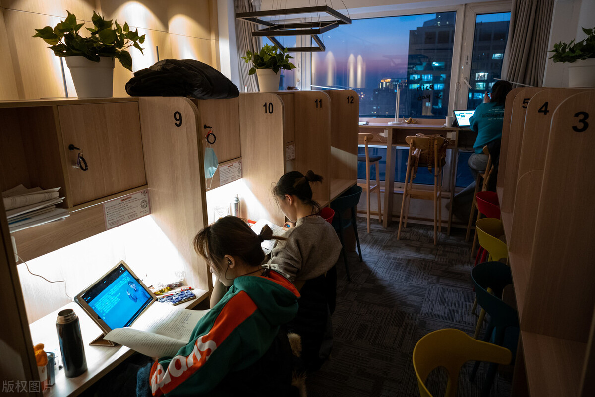 跨专业考研成功的学生,跨专业考研究生的人