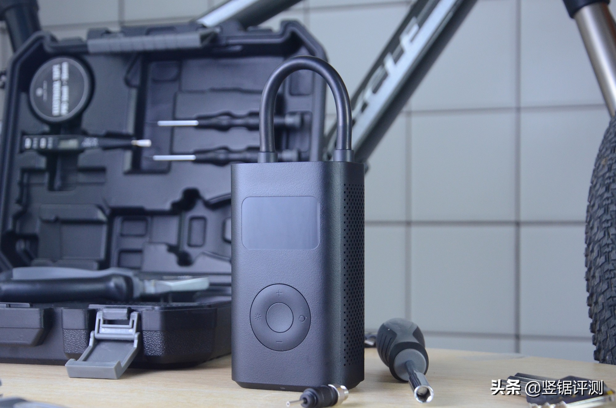 米家充气宝1s给汽车充气,去修车店给轮胎打气免费吗