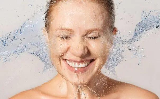 夏天的水也太烫了?!这澡我该怎么洗