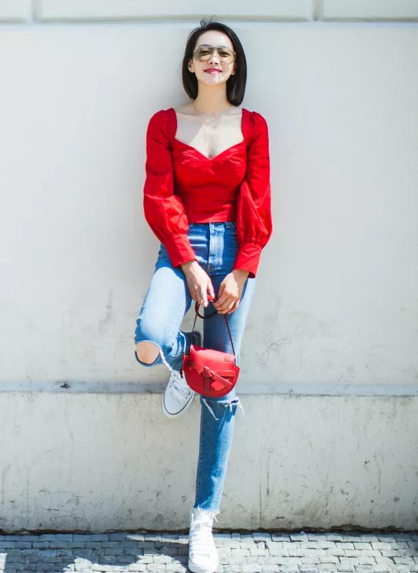 “挤奶衫”难穿上热搜，试试这三款衬衫，百搭时髦还高级