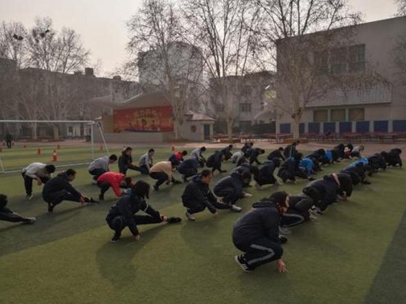 体育老师公认的“省力”跑步办法,学会以后,轻松通过体育考试