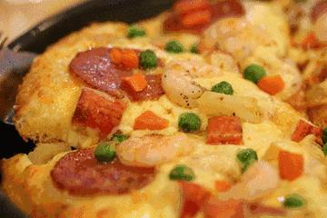 “蓉漂”新创意！成都串串和披萨擦出“爱的火花”