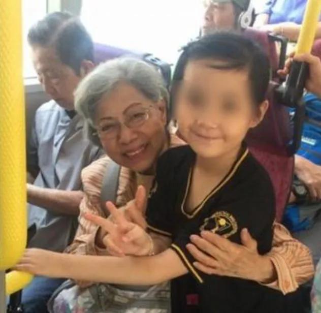 还记得“神婆专业户”罗兰吗？85岁的她如今过得怎么样