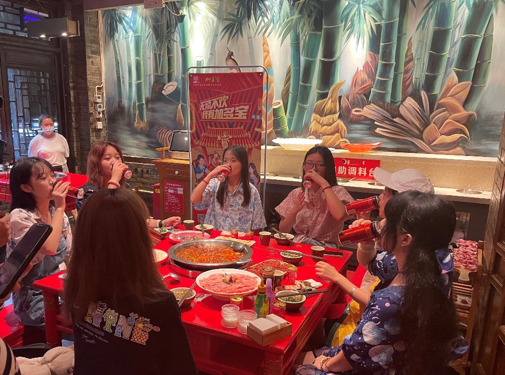 加多宝全国千店联动，打造年轻态新餐饮场景标配加多宝场景营销新玩法引领年轻化互动美食体验