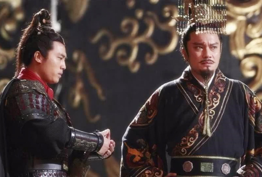 秦灭六国的兵马俑,秦兵马俑坑中发现秦始皇死后兵器