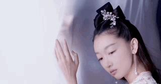 三金影后周冬雨为何会下凡拍电视,三金影后周冬雨真的有演技吗